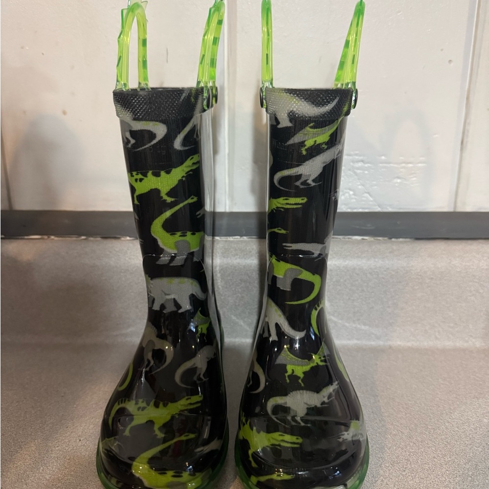Size 7c Toddler Light Up Dinosaur Rainboots